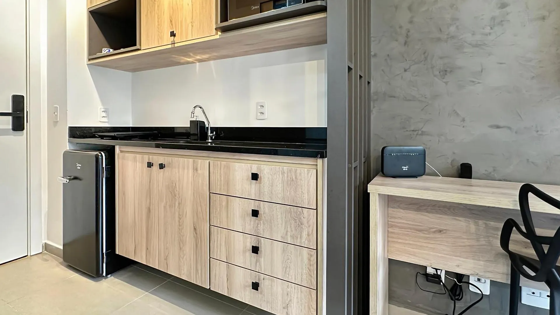 Air Conditioning Modern Kitchen Balcony Studio Sao Paulo 0*,  Brazil