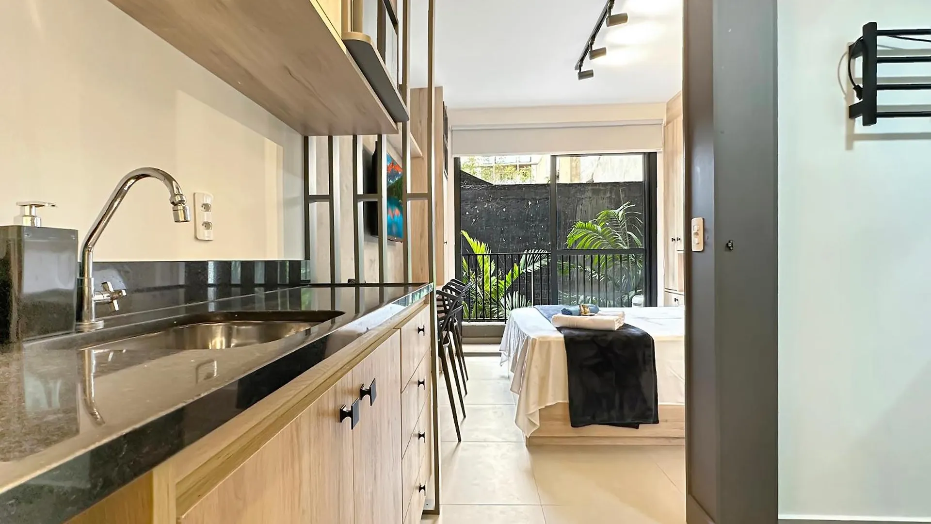 סאו פאולו Air Conditioning Modern Kitchen Balcony Studio